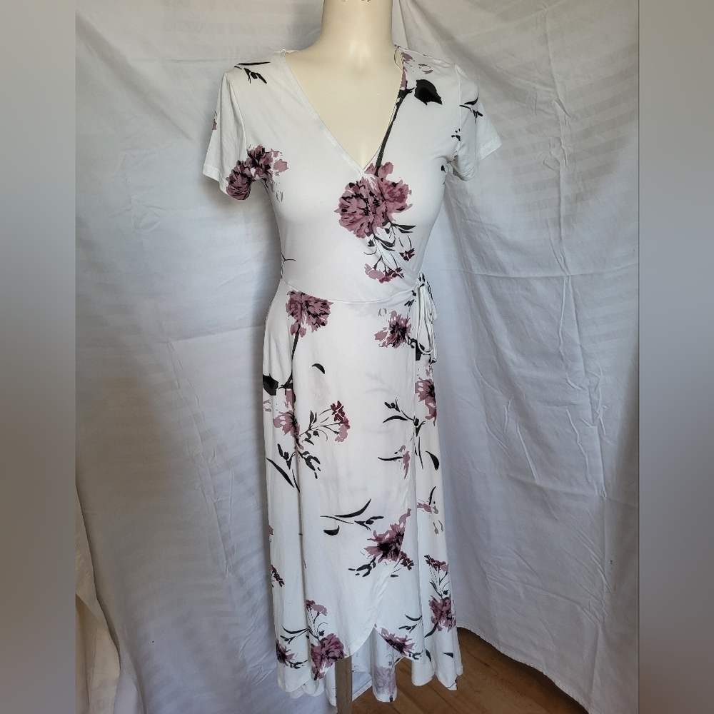 Eclipse Floral Maxi Dress in White and Pink, Size XS